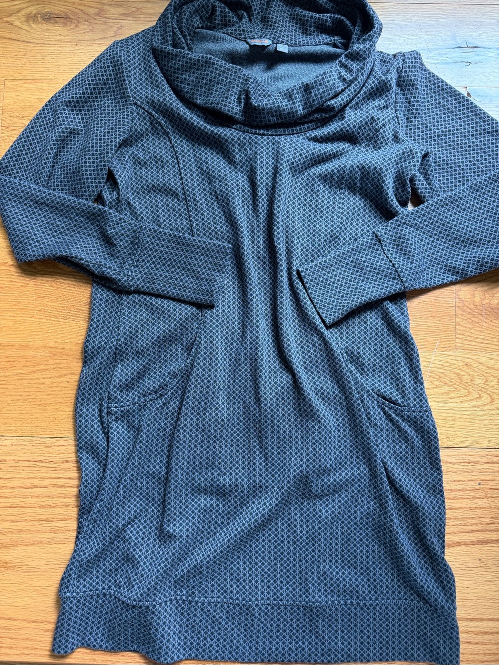 Women's Merrell Black + Gray Cowl Neck Sweater Dress size Large w pockets!!!